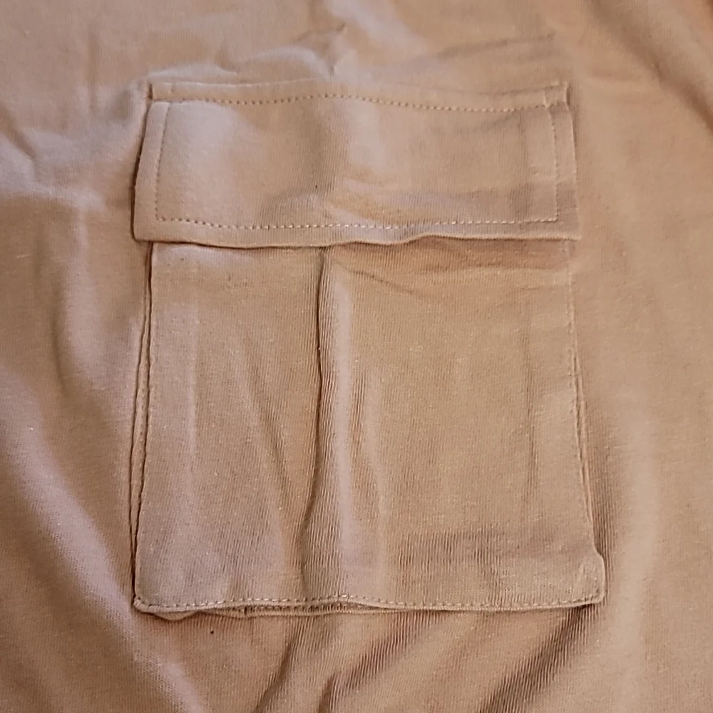 Fashion Nova Shirt Sleeve Pocket Tee, Size M - Picture 4 of 5